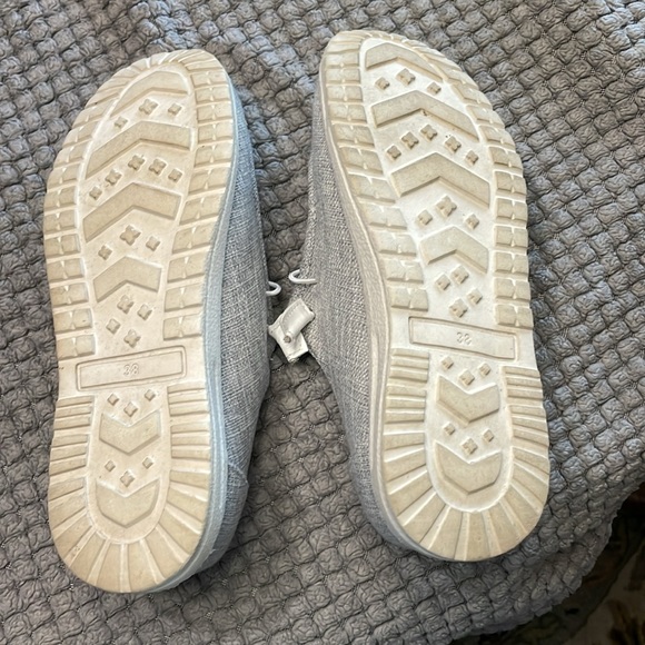 Women’s Gray Slip On Shoes Worn Once Size EUR 38/US 7 - Picture 4 of 4